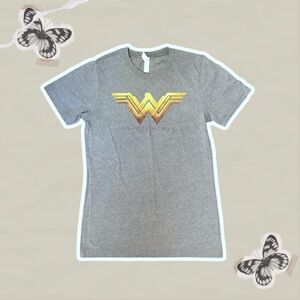 DC Comics Wonder Woman Superhero Logo Gray And Gold Size Small Graphic T-Shirt